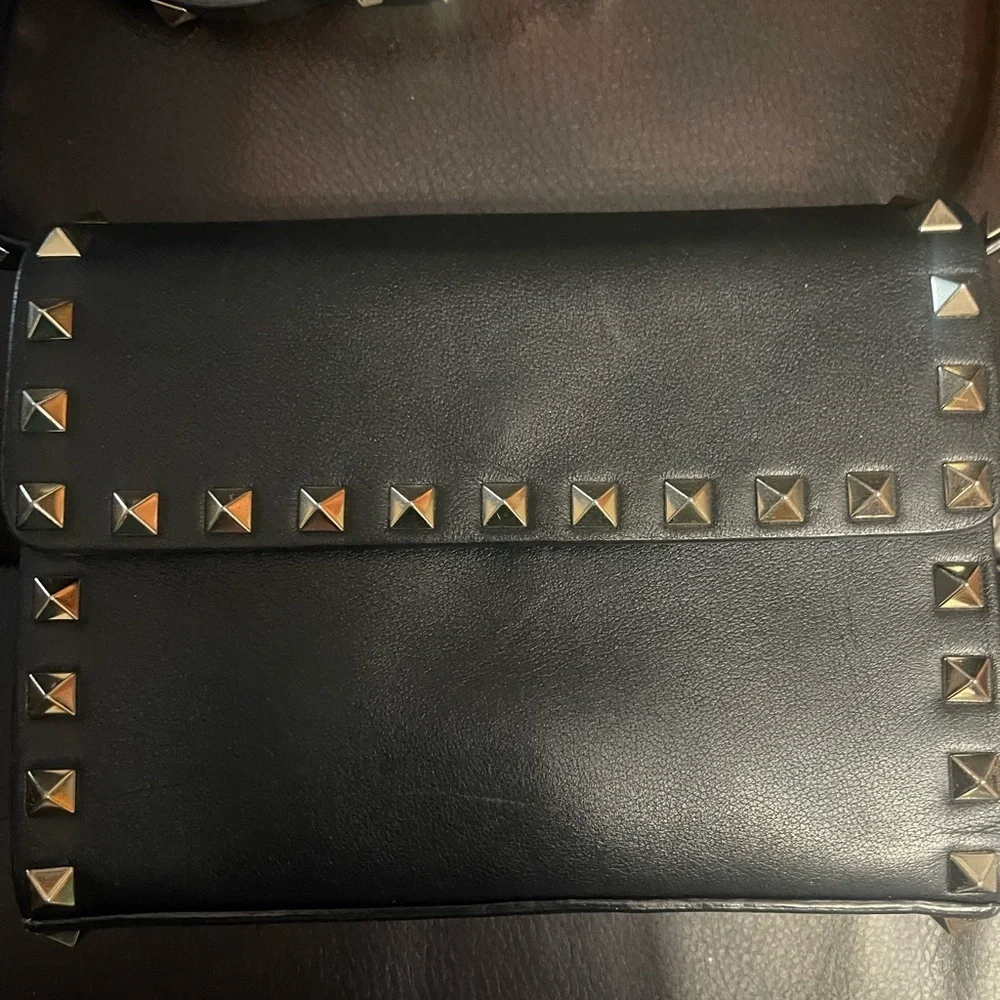 Valentino Garavani Rockstud leather Black Studded Crossbody Bag - Picture 2 of 8